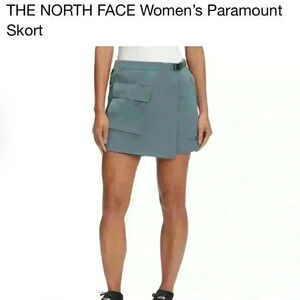North face Women’s Skort, Size 14 (Item number #001)